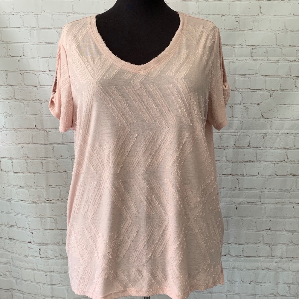 Peace & Pearls Twist Sleeve Eyelash Tee XXL
